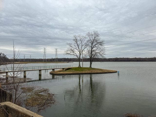 1820 W HOLMES RD, Memphis, TN 38109