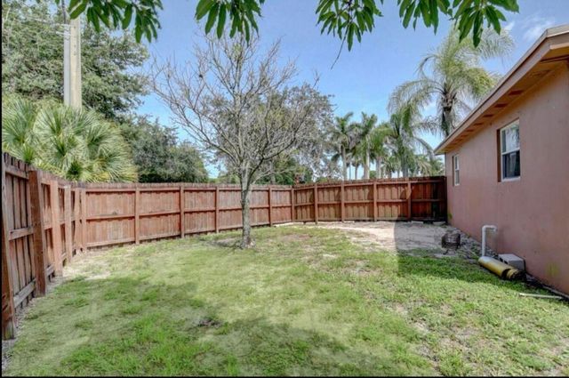 612 Hibiscus Drive, Royal Palm Beach, FL 33411