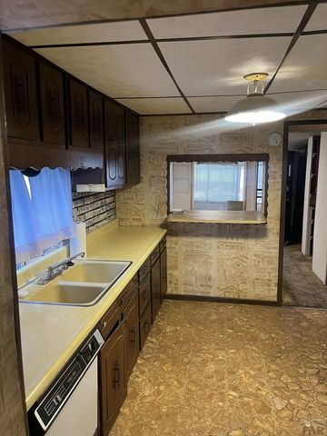 1806 E 3rd St, Pueblo, CO 81001