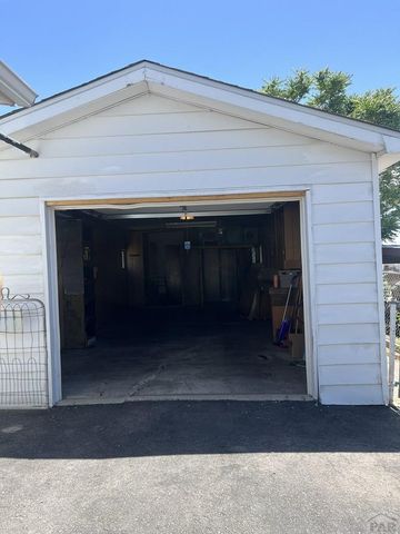 1806 E 3rd St, Pueblo, CO 81001