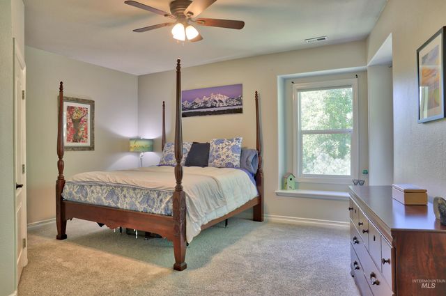8657 W Creekrun Way, Boise, ID 83714