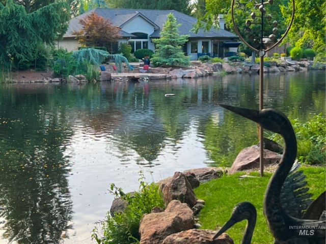 8657 W Creekrun Way, Boise, ID 83714