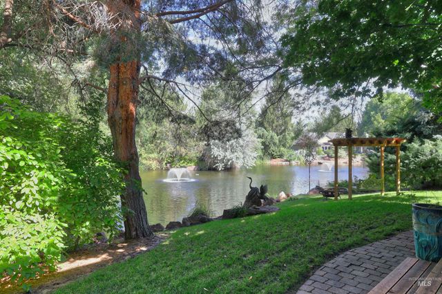 8657 W Creekrun Way, Boise, ID 83714
