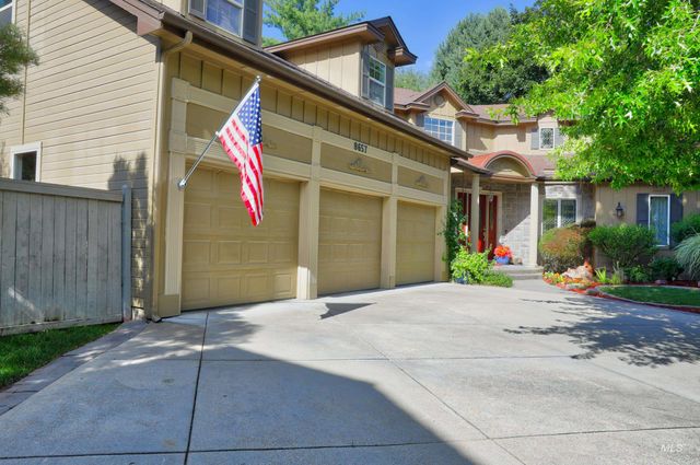 8657 W Creekrun Way, Boise, ID 83714