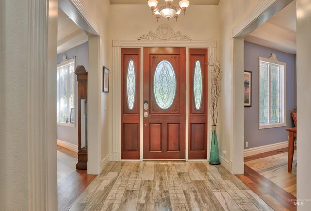 8657 W Creekrun Way, Boise, ID 83714