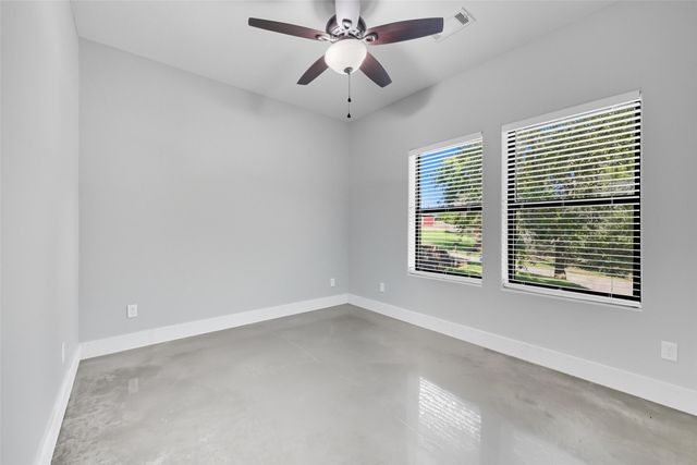 610 E Shepherd Street, Denison, TX 75021