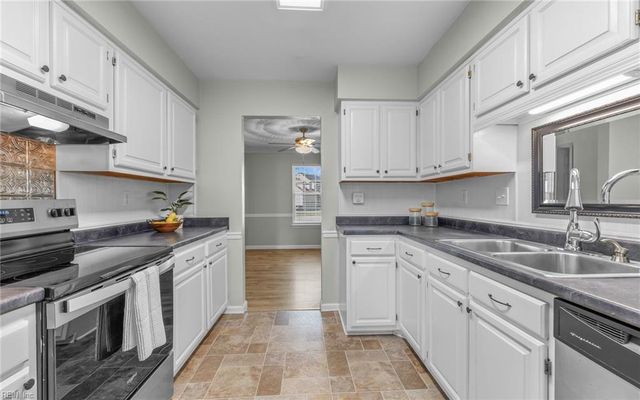 1000 York DR, Chesapeake, VA 23320