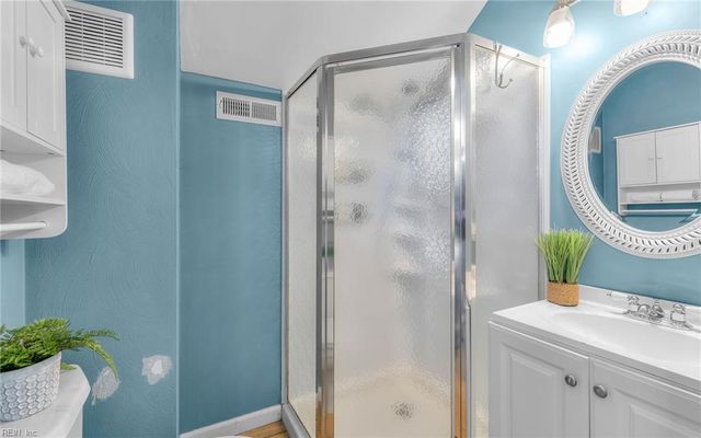 1000 York DR, Chesapeake, VA 23320