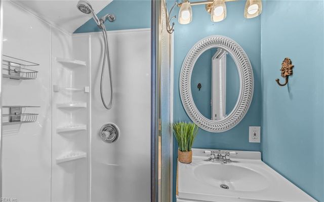 1000 York DR, Chesapeake, VA 23320