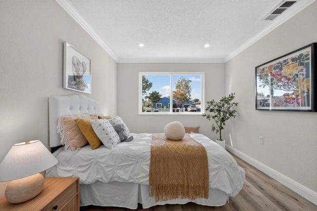 586 Borregas Avenue, Sunnyvale, CA 94085
