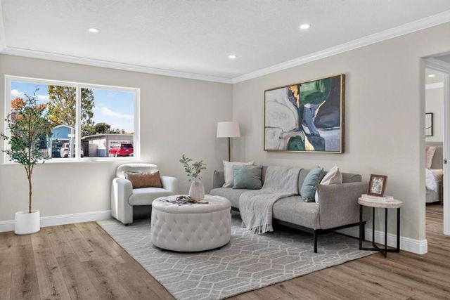 586 Borregas Avenue, Sunnyvale, CA 94085