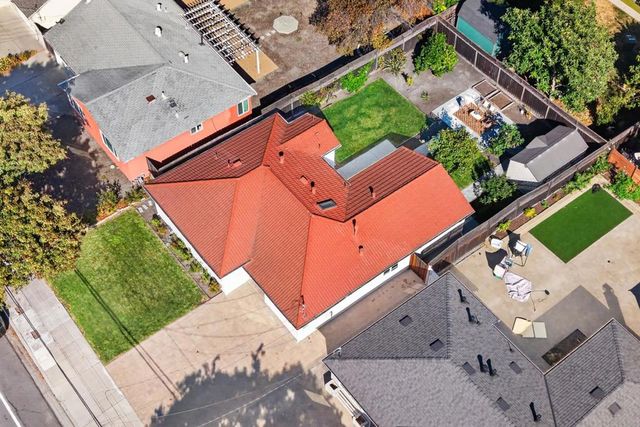 586 Borregas Avenue, Sunnyvale, CA 94085