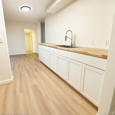 2565 McCollum Avenue, Flint, MI 48504