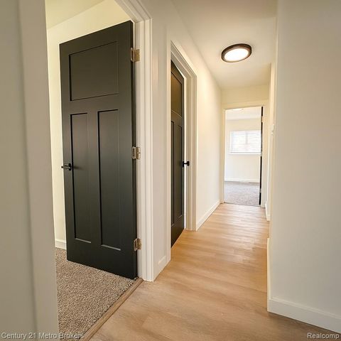 2565 McCollum Avenue, Flint, MI 48504