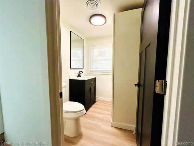 2565 McCollum Avenue, Flint, MI 48504