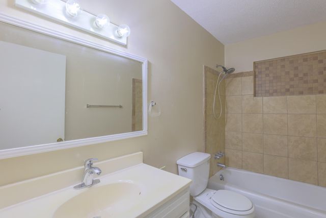 726 W 728 West State Line Road, Rossville, GA 30741