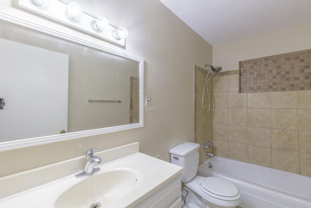 726 W 728 West State Line Road, Rossville, GA 30741