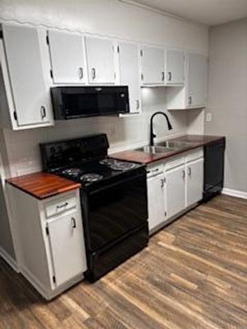 726 W 728 West State Line Road, Rossville, GA 30741