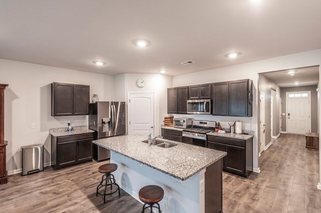 2207 Knox Ln, White House, TN 37188