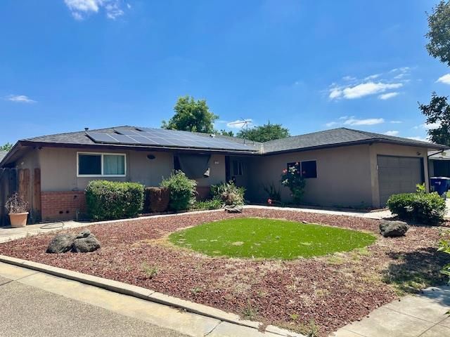 6590 N Mariposa Street, Fresno, CA 93710