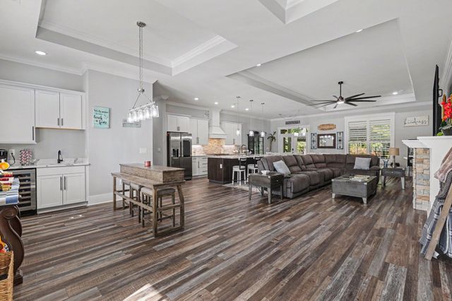 2612 Henagan Ln., Myrtle Beach, SC 29588