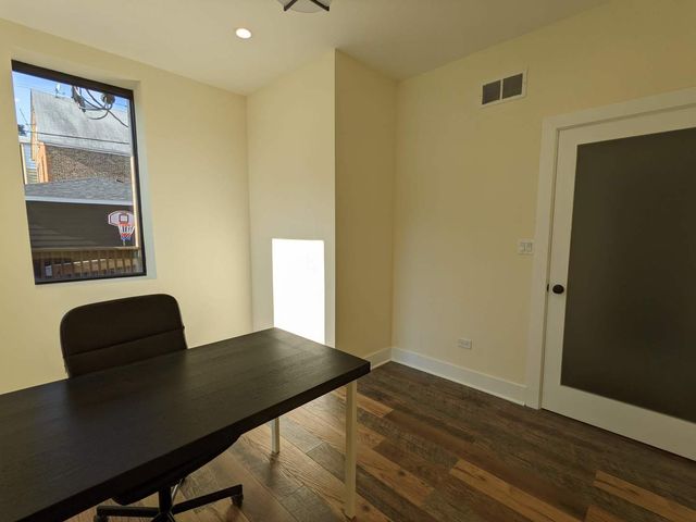 5001 W Lawrence Avenue, Chicago, IL 60630
