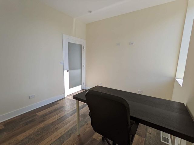 5001 W Lawrence Avenue, Chicago, IL 60630