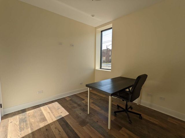 5001 W Lawrence Avenue, Chicago, IL 60630