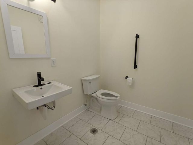 5001 W Lawrence Avenue, Chicago, IL 60630