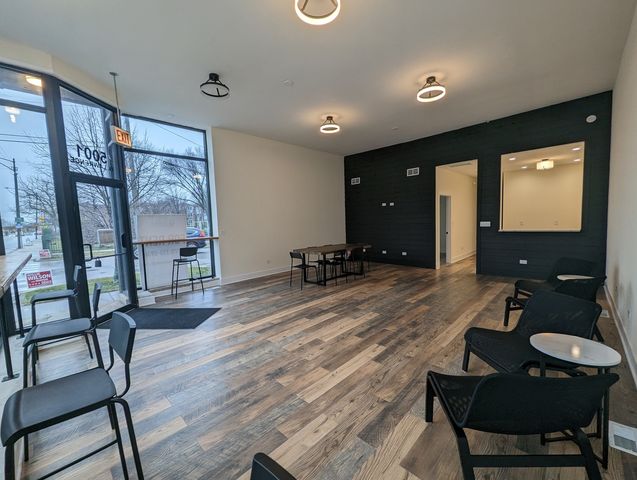 5001 W Lawrence Avenue, Chicago, IL 60630