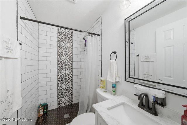 678 LINWOOD Avenue, Jacksonville, FL 32206