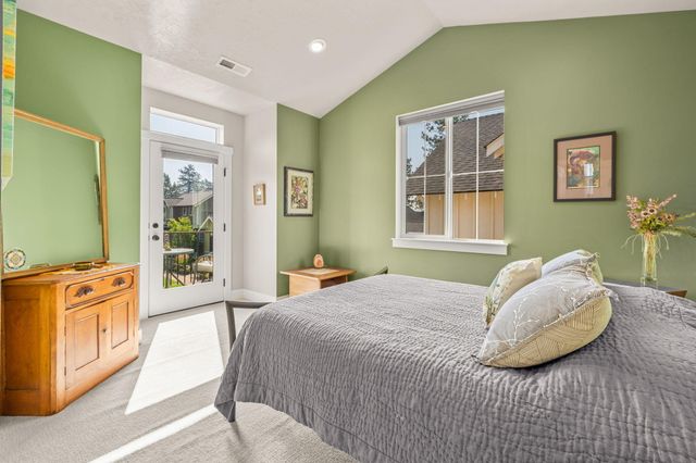 1112 N Wildflower Lane, Sisters, OR 97759