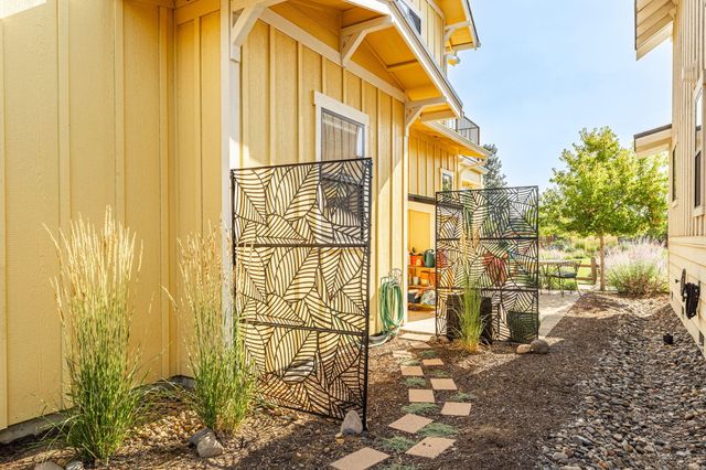 1112 N Wildflower Lane, Sisters, OR 97759