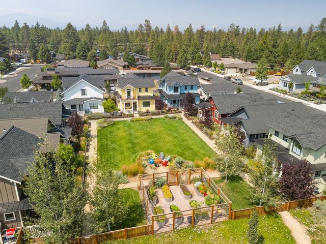 1112 N Wildflower Lane, Sisters, OR 97759