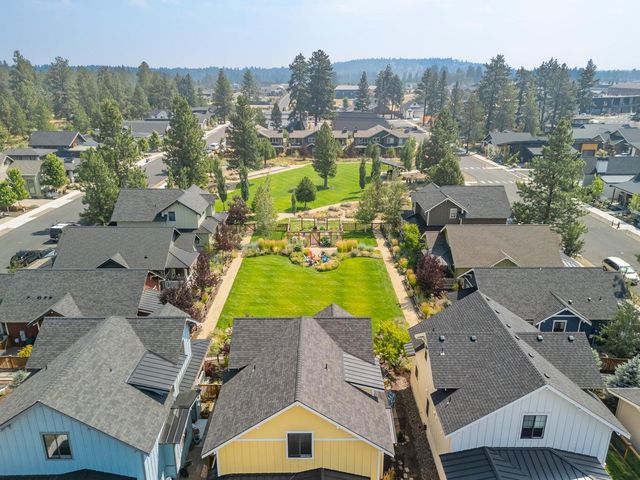 1112 N Wildflower Lane, Sisters, OR 97759