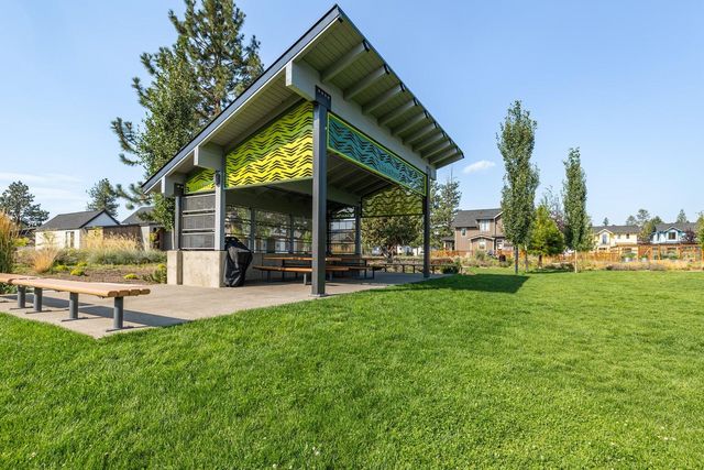 1112 N Wildflower Lane, Sisters, OR 97759