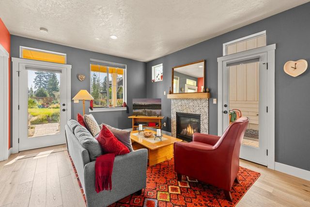 1112 N Wildflower Lane, Sisters, OR 97759