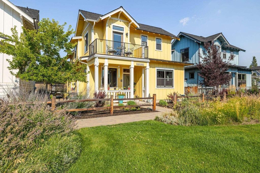 1112 N Wildflower Lane, Sisters, OR 97759