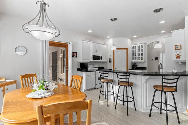 2875 BRISTOL MOUNTAIN TRAIL, Green Bay, WI 54313