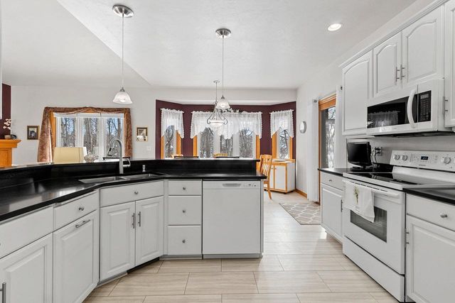 2875 BRISTOL MOUNTAIN TRAIL, Green Bay, WI 54313