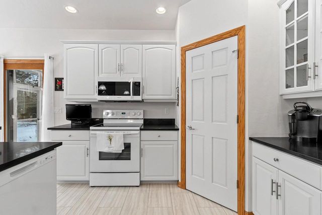 2875 BRISTOL MOUNTAIN TRAIL, Green Bay, WI 54313