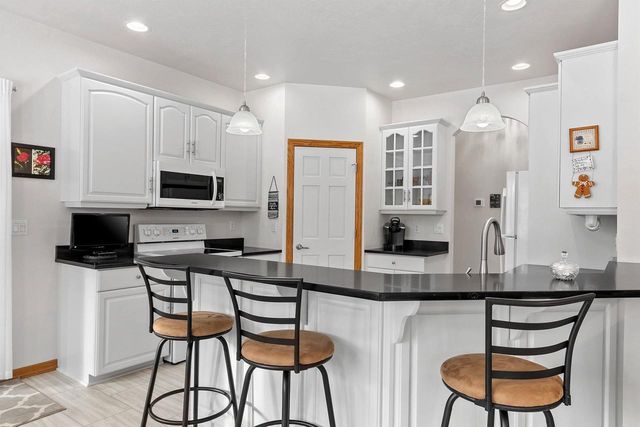 2875 BRISTOL MOUNTAIN TRAIL, Green Bay, WI 54313