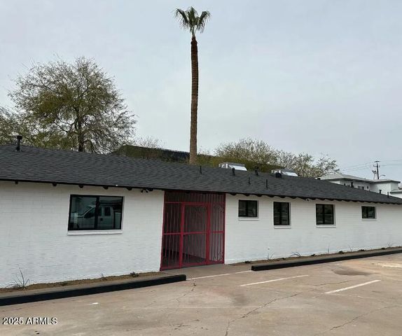 3330 N 18TH Street, Phoenix, AZ 85016