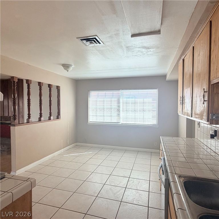 5216 Doe Avenue, Las Vegas, NV 89146 — photo 4