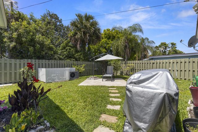 944 Hansen Street, West Palm Beach, FL 33405