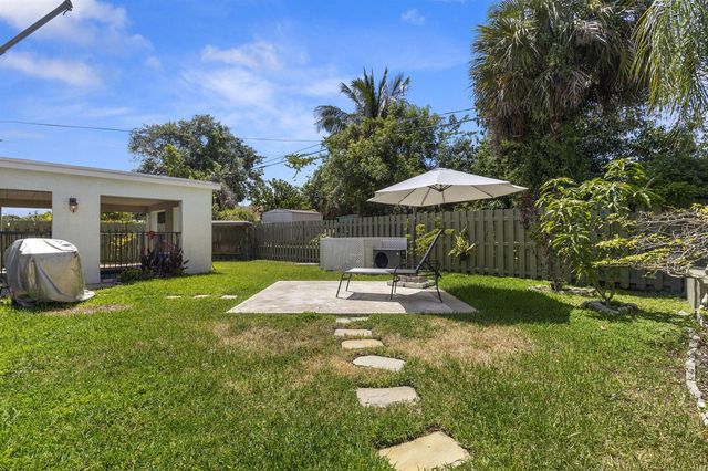 944 Hansen Street, West Palm Beach, FL 33405