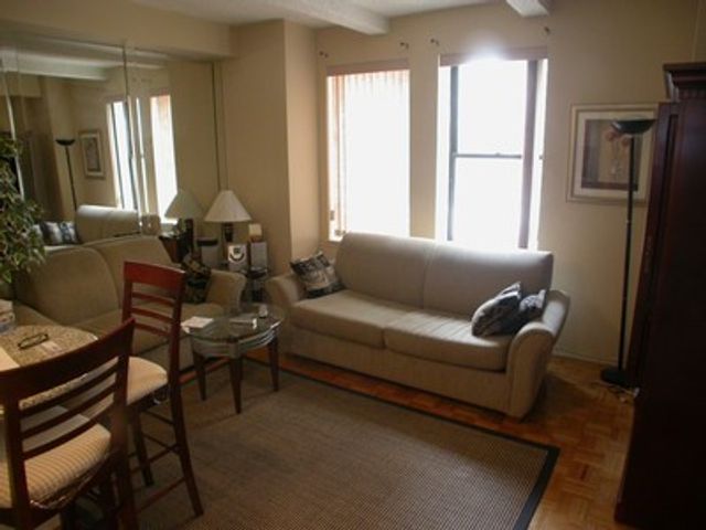 150 W 51st St Apt 1126, New York City, NY 10019