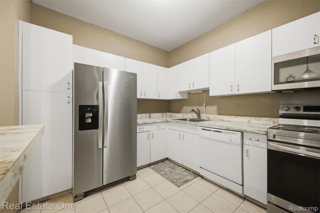 29363 Laurel Drive, Farmington Hills, MI 48331