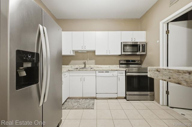 29363 Laurel Drive, Farmington Hills, MI 48331