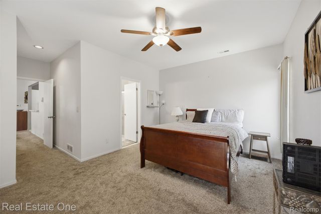29363 Laurel Drive, Farmington Hills, MI 48331
